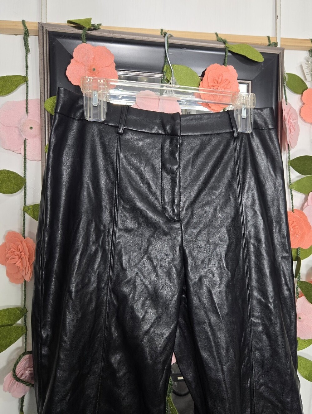 Kathy Ireland Faux Leather Cropped Pants Sz M Black - Picture 4 of 10